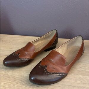 Naturalizer Two-Tone Women’s Wingtip Color Block Leather Flats - size 8